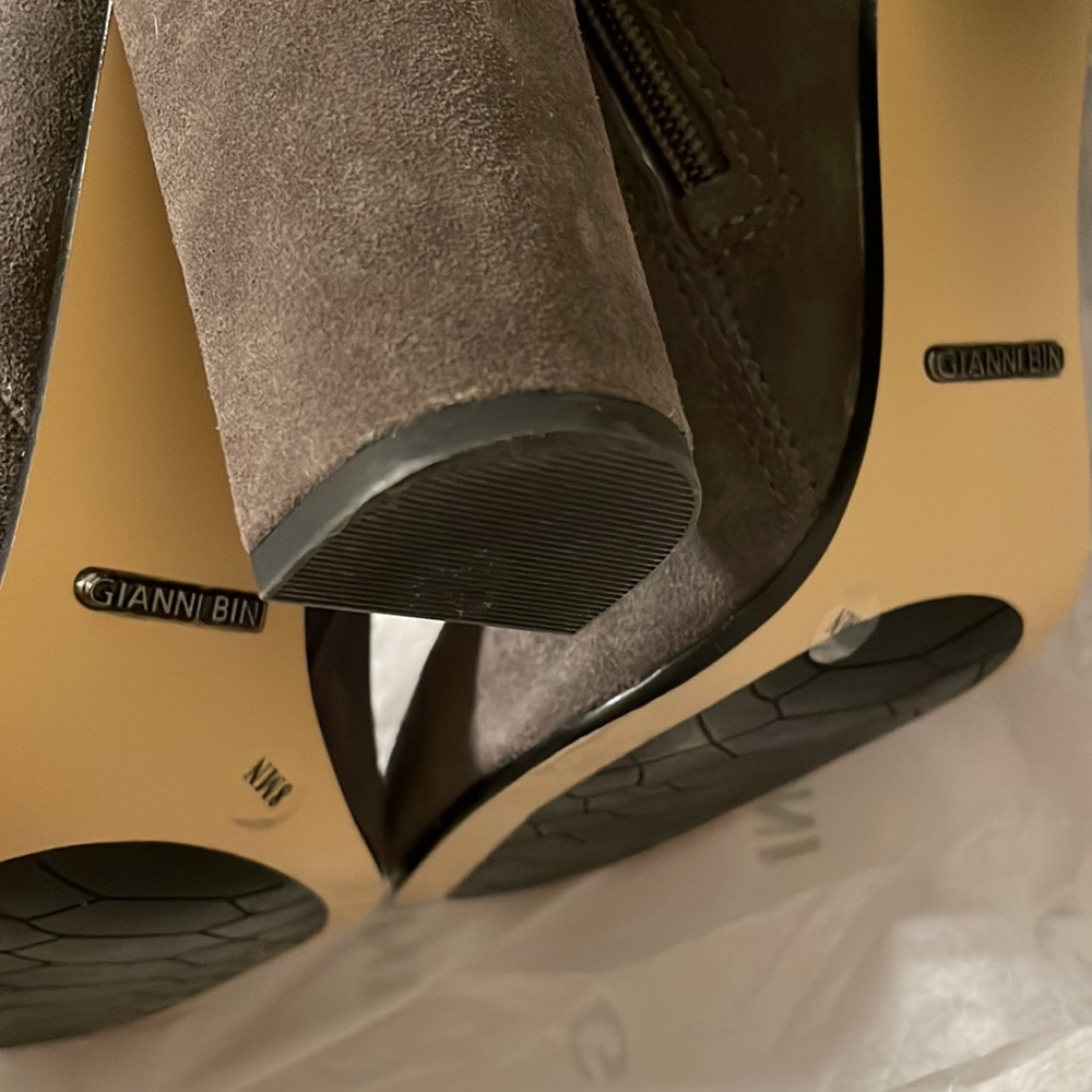 Gianni Bini gray suede tall boots 8 - Picture 4 of 6